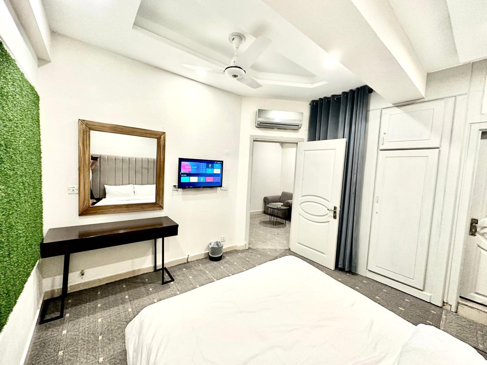 Mudan Hotel And Suite Islamabad Habitación foto